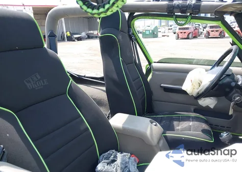 2004 Jeep Wrangler Sahara from USA, damaged, VIN 1J4FA59S44P704878